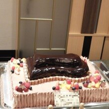 宇都宮東武ホテルグランデの画像｜前方後円墳形のケーキ