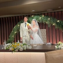 グランドホテル浜松の画像｜披露宴内の挙式で指輪お披露目