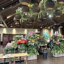 花カフェ＆ウエディング　Ｂｌｏｏｍｙ’ｓ盛岡の画像｜カフェとしても使用されているが、挙式後のパーティ会場としても使用できる。