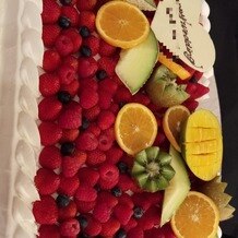 アイビーホールの写真｜ウェディングケーキ、フルーツたっぷりで美味しかったです！