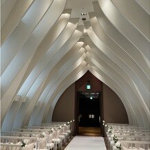 グランド ハイアット 福岡の画像｜白の印象的なチャペル