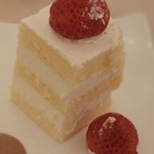 藻岩シャローム教会の画像｜ケーキ入刀後のケーキ。見た目が可愛いだけでなく、美味しかったです