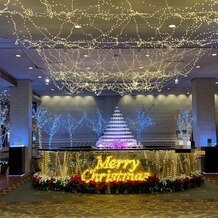 名古屋観光ホテルの画像｜ホテル正面から入った際のクリスマス限定の装飾