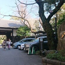 八芳園の画像｜入り口の門