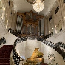 エスタシオン・デ・神戸の画像｜パイプオルガンと階段の大きさには驚きました。