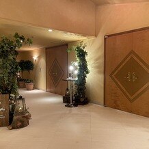 星野リゾート　軽井沢ホテルブレストンコートの画像｜披露宴会場の入り口付近