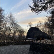 星野リゾート　軽井沢ホテルブレストンコートの画像｜石の教会です。夕方のお写真です。