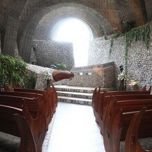 星野リゾート　軽井沢ホテルブレストンコートの画像｜石の教会は厳かな感じで素敵でした