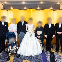 ホテルニューオータニ幕張の写真｜披露宴会場前の金屏風