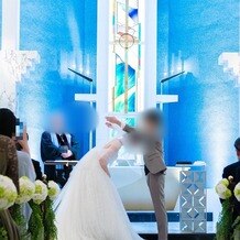 ホテルニューオータニ幕張の画像｜青く高い壁がとても印象的でした。