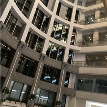 ホテルニューオータニの写真｜開放感があるチャペルの外の様子です