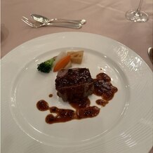 シェラトン都ホテル大阪の写真｜お料理のフレンチコースメイン
国産牛フィレ肉のロースト
トリュフソースと共に