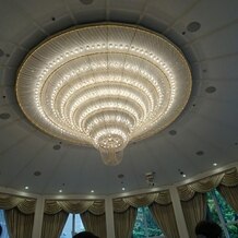 リーガロイヤルホテルの画像｜天井のシャンデリア