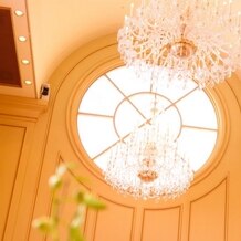 リーガロイヤルホテルの画像｜天井が高くシャンデリアが美しい