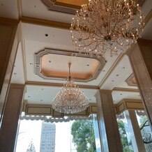 リーガロイヤルホテル東京の画像｜ロビー挙式会場1階から撮影
※権利関係で一般客は写せません。