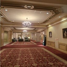 リーガロイヤルホテル東京の写真｜廊下もヨーロピアンで素敵な雰囲気です。