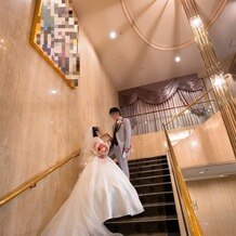 ホテルメトロポリタンの写真｜ホテル内の階段での撮影