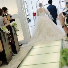 Brides Scene エスティーズの画像｜バージンロード