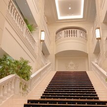 セントジェームスクラブ迎賓館仙台の画像｜大階段