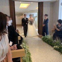 ザ コンチネンタル横浜の画像｜新婚と新婦父の入場シーンです。