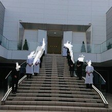 アルカンシエル luxe mariage 名古屋の画像｜挙式後の外階段
フラワーシャワーができる