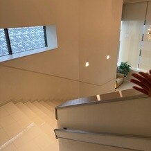 アルカンシエル luxe mariage 名古屋の画像｜雨の日用の大階段