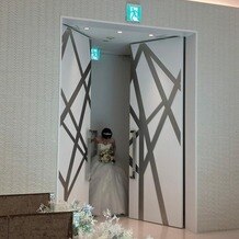 アルカンシエル luxe mariage 名古屋の写真｜挙式会場の扉