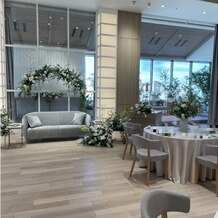 アルカンシエル横浜 luxe mariageの画像｜ソファで自然な感じ