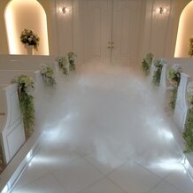 アルカンシエルガーデン名古屋の画像|新婦入場の時に雲の演出ができるそうです。