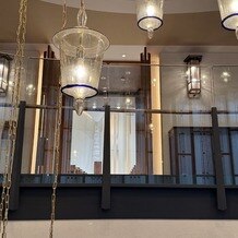 ＴＨＥ　ＭＯＲＲＩＳ（ザ・モーリス）の画像｜チャペルへと誘う綺麗で素敵なフロア。遠くからでも良さが伝わる。