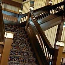 ホテル森の風鶯宿の写真｜ロビー近くの階段