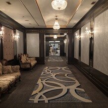 ホテルアソシア静岡の写真｜この部屋を通って3階披露宴会場　葵へ入ります。