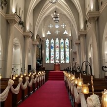 OSAKA St.BATH CHURCH（大阪セントバース教会）の画像｜天井が高いチャペル