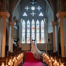 OSAKA St.BATH CHURCH（大阪セントバース教会）の画像｜素敵な自然光のチャペル