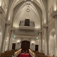 OSAKA St.BATH CHURCH（大阪セントバース教会）の画像｜チャペルの二階席からもカメラマンが写真をとってくれます