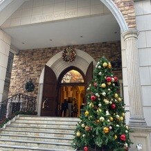 OSAKA St.BATH CHURCH（大阪セントバース教会）の画像｜クリスマス前はツリーがでてます