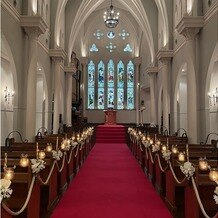 OSAKA St.BATH CHURCH（大阪セントバース教会）の画像｜天井が高いです。