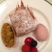 ホテルオークラ東京ベイの画像｜デザートのプレート。可愛くて美味しかったです。シンデレラ城の絵が綺麗。