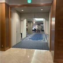 ホテル大阪ガーデンパレスの画像｜雨の場合はここでフラワーシャワーをするみたいです