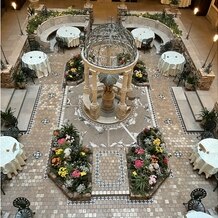 ホテルモントレエーデルホフ札幌の画像｜挙式も行えて披露宴にも使える室内ガーデン