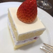 ホテルモントレ大阪の画像｜ウェディングケーキは甘すぎず美味しかったです！
