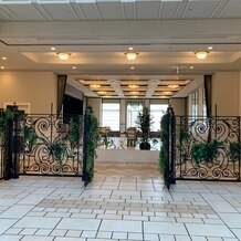 ホテルモントレ ラ・スール大阪の画像｜チャペルに入る前の入り口