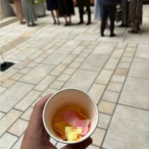 ホテルモントレ ラ・スール大阪の写真｜フラワーシャワーの様子