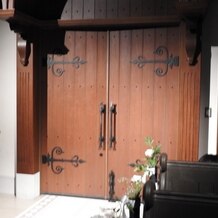 ホテルモントレ仙台の画像｜チャペル入退場のドア