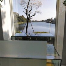 ホテルニューオータニ佐賀の画像｜チャペルの先には佐賀城のお堀が広がり綺麗な景色です