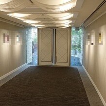 名古屋東急ホテルの画像｜チャペルへの道に続く扉です