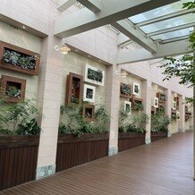 名古屋東急ホテルの画像｜チャペル前。雨が入らないようになっていました。