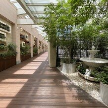 名古屋東急ホテルの写真｜チャペルに続く道　ガーデン