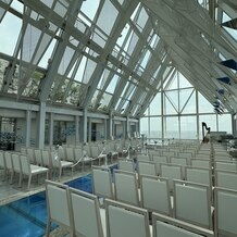 シェラトン・グランデ・トーキョーベイ・ホテルの写真｜クリスタルチャペル(曇り)