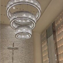 ビアンカーラ　ヒルサイドテラス（ＢＩＡＮＣＡＲＡ　ＨＩＬＬＳＩＤＥ　ＴＥＲＲＡＣＥ）の写真｜普段はこのようなクリスタルの雰囲気です